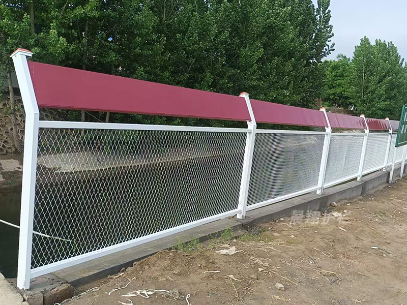 河道水渠护栏网产品规格介绍 
