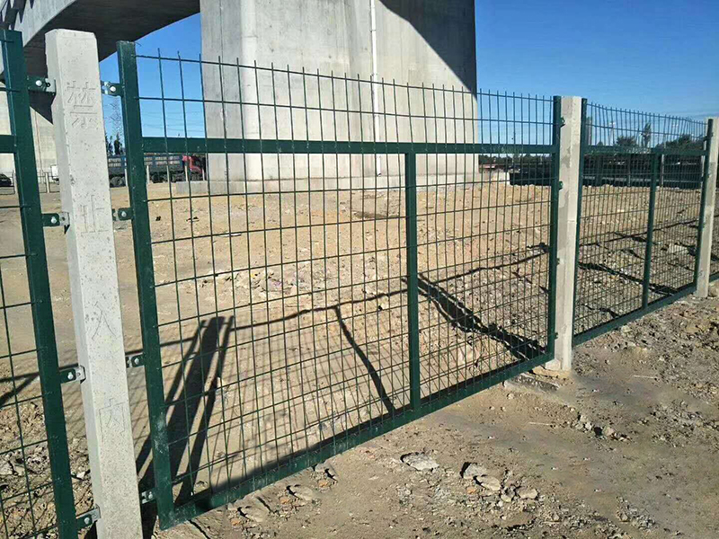 高铁护栏网